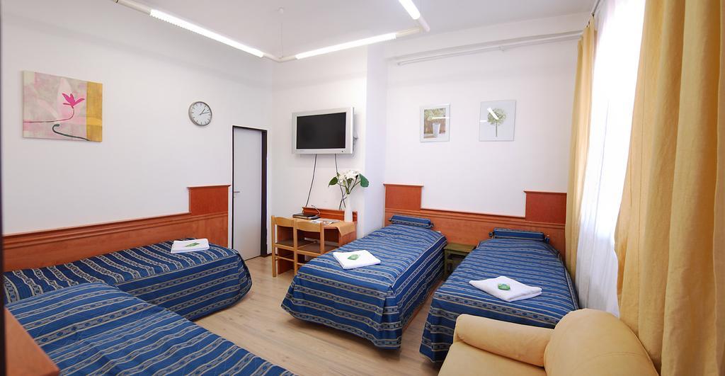 Free Zone Hostel Prague